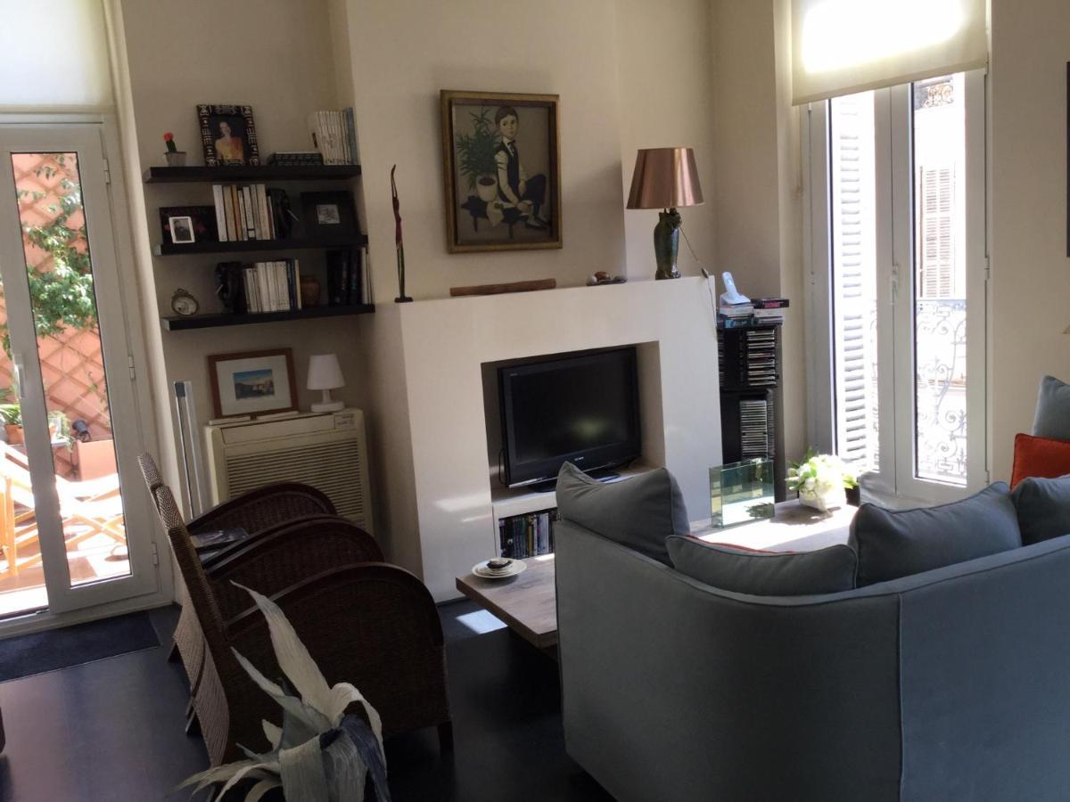 Chambre 1 Personne Avec Terrasse Centre Ville Marseille 3 Nuits Min , Femme Uniquement Bagian luar foto